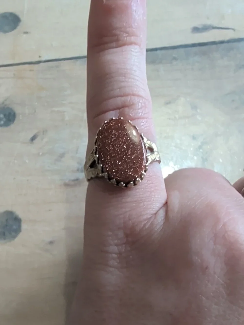 Vintage Gold-Tone Ring with Sparkling Pink Drusy Stone Retro Costume Jewelry